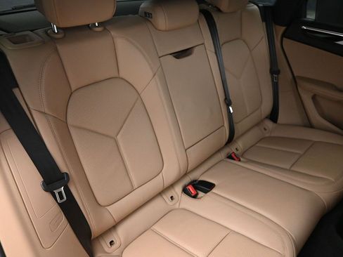 Certified 2024 Porsche Macan image 26