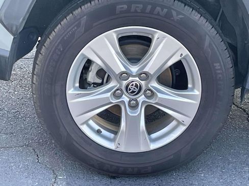 Used 2021 Toyota RAV4 XLE image 13