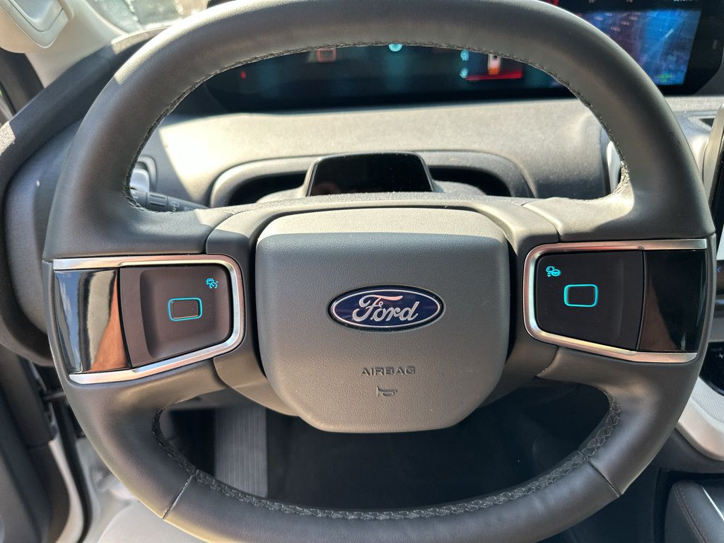 Used 2025 Ford Expedition Active AWD/4WD image 24