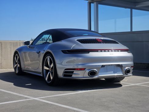 Certified 2023 Porsche 911 Carrera image 3