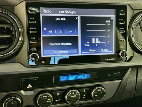 Used 2022 Toyota Tacoma TRD Sport w/ Technology Package AWD/4WD image 19