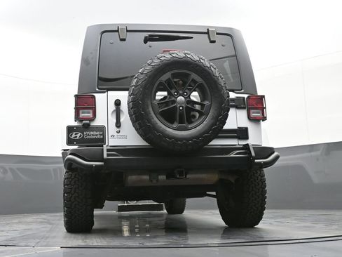 Used 2017 Jeep Wrangler Unlimited Sahara image 43