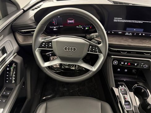 Used 2025 Audi Q5 Premium Plus w/ Premium Plus AWD/4WD image 13
