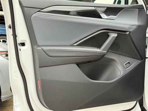 New 2026 Volkswagen Tiguan SEL R-Line image 22