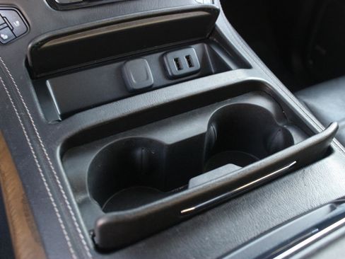 Used 2020 GMC Yukon Denali w/ Open Road Package image 23