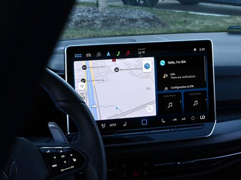 Used 2025 Volkswagen Golf w/ Euro Style Package image 23