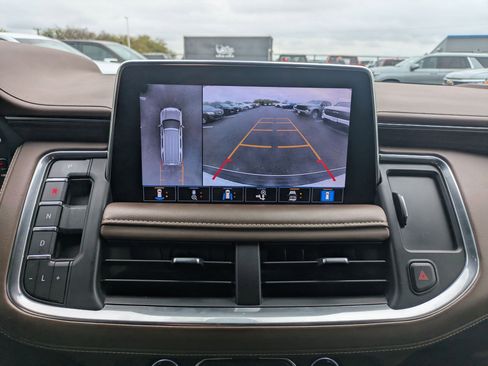 Used 2021 Chevrolet Tahoe High Country w/ Premium Package image 19