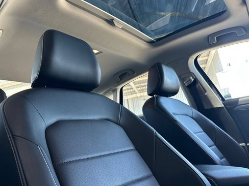Used 2023 Volkswagen Jetta SE FWD image 17