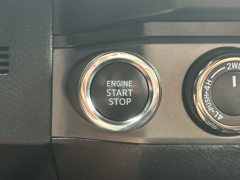 Used 2022 Toyota Tacoma TRD Off-Road AWD/4WD image 21