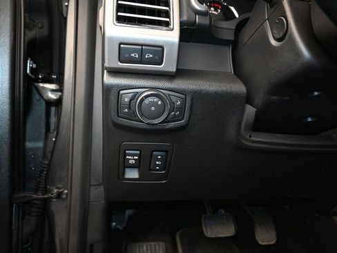 Used 2018 Ford F150 Platinum w/ Equipment Group 701A Luxury image 13