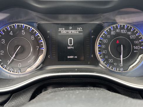 Used 2015 Chrysler 200 Limited w/ Convenience Group FWD image 15
