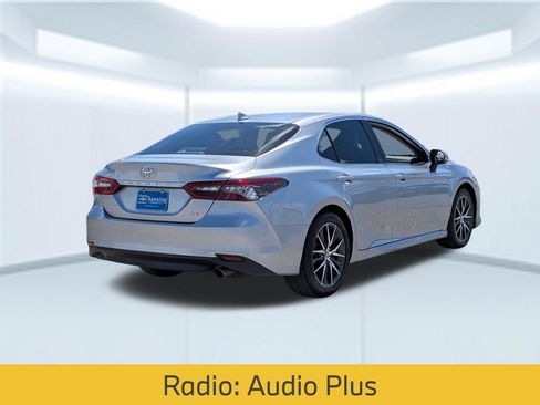 Used 2024 Toyota Camry XLE w/ Navigation Package image 6