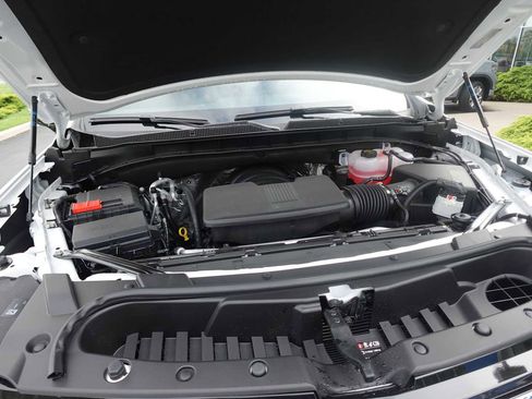 New 2025 Chevrolet Suburban Premier AWD/4WD image 36