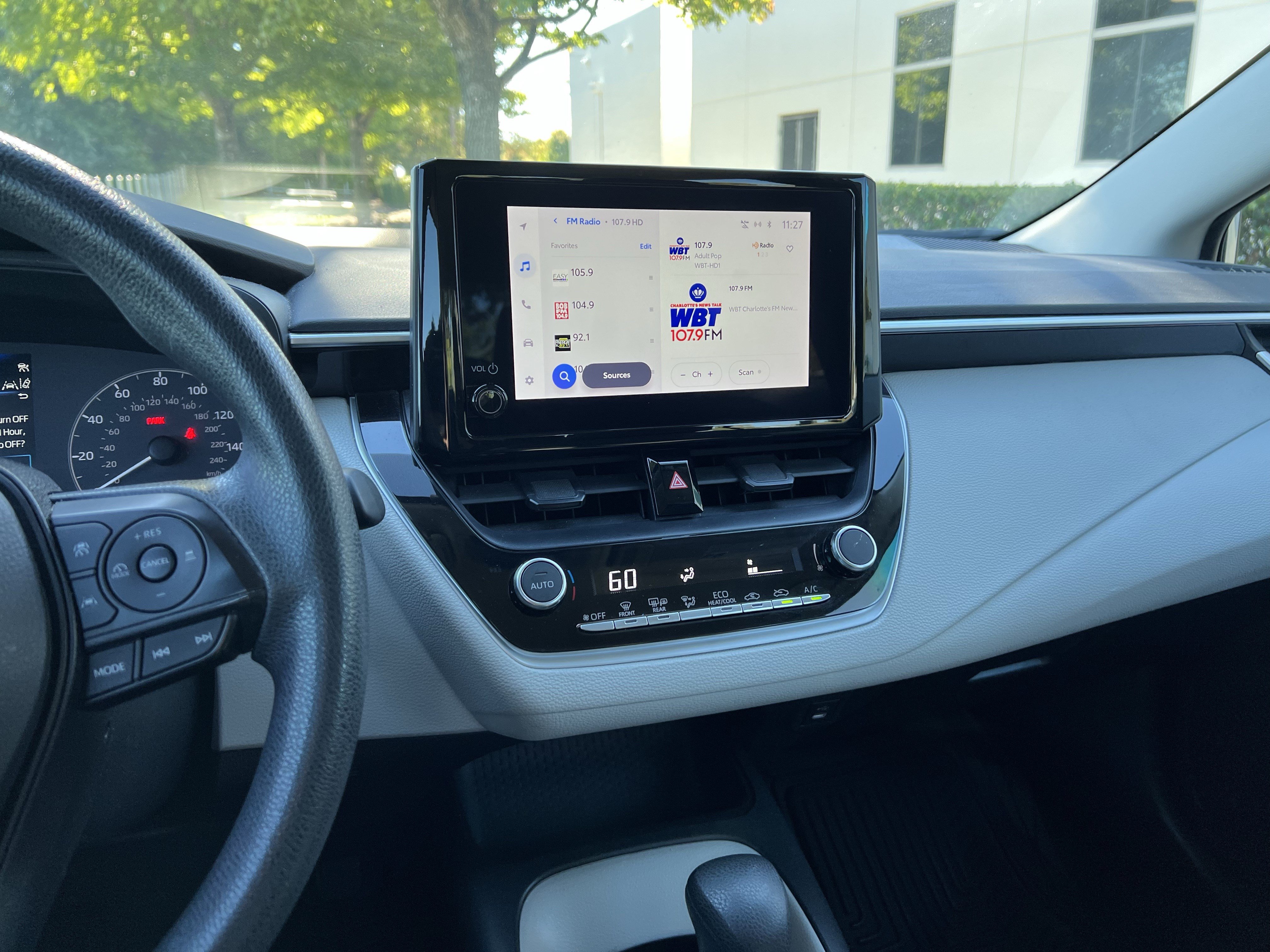 Used 2023 Toyota Corolla LE w/ LE Convenience Package FWD image 31