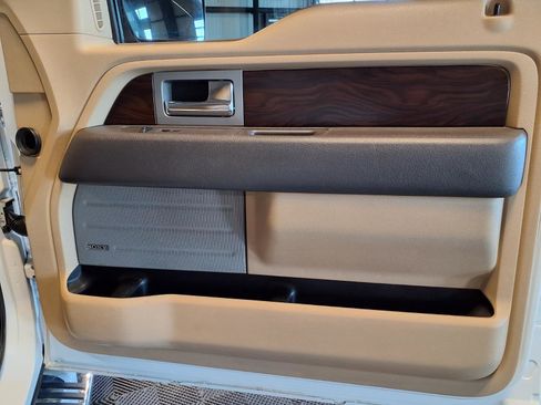 Used 2012 Ford F150 Lariat w/ Lariat Chrome Pkg image 12