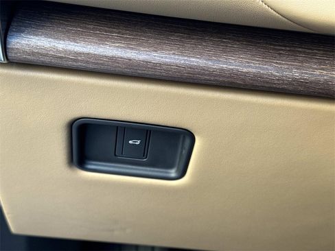 Certified 2023 Land Rover Range Rover SE image 31
