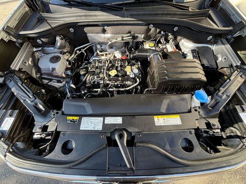 Used 2025 Volkswagen Atlas SE image 33