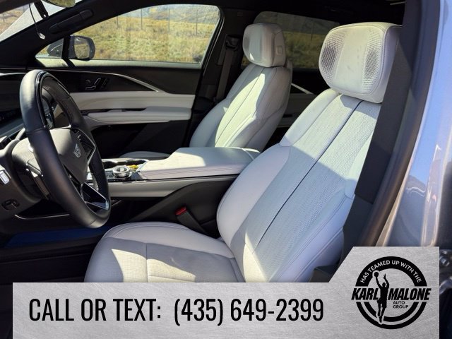 Used 2024 Cadillac Lyriq Luxury AWD/4WD image 14