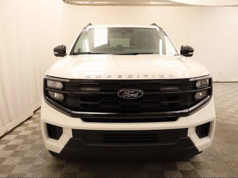 New 2026 Ford Expedition Active image 4