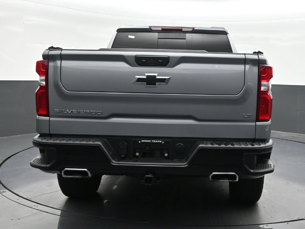 Used 2025 Chevrolet Silverado 1500 LT Trail Boss w/ Convenience Package II AWD/4WD image 4