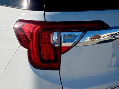 Used 2023 GMC Acadia Denali image 6