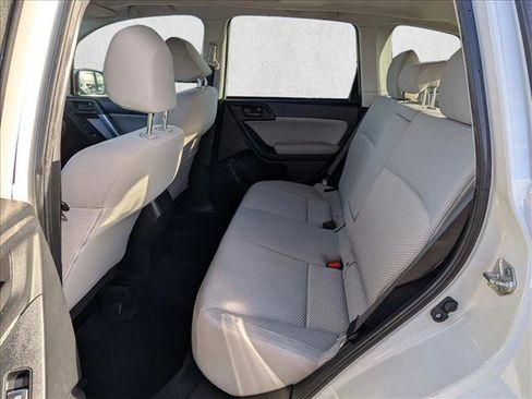 Used 2018 Subaru Forester 2.5i Premium w/ All-Weather Package image 17