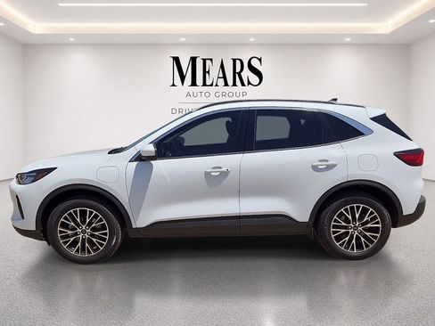 Used 2023 Ford Escape SE FWD image 2