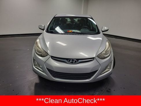 Used 2014 Hyundai Elantra SE w/ Option Group 02 FWD image 2
