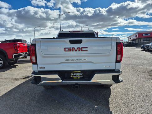 Used 2022 GMC Sierra 1500 SLE w/ Enhanced Capability Package image 6