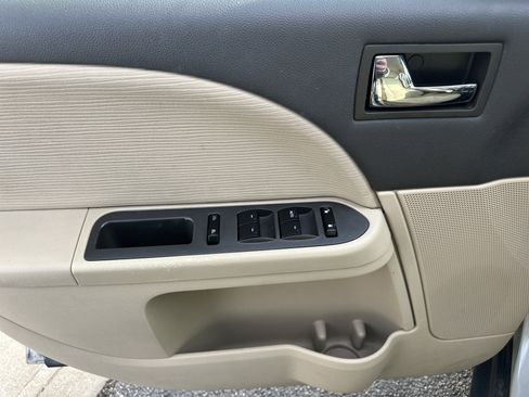 Used 2008 Ford Taurus SEL image 18