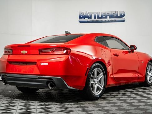 Used 2018 Chevrolet Camaro LT image 8