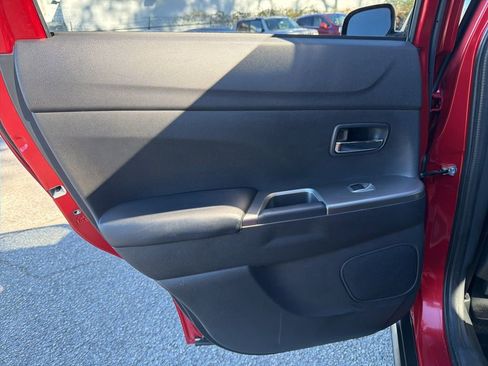 Used 2018 Mitsubishi Outlander Sport SE image 19