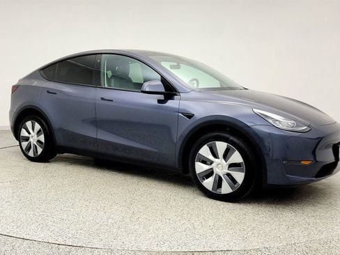 Used 2023 Tesla Model Y Long Range image 3