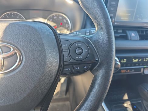 Used 2022 Toyota RAV4 XLE image 18