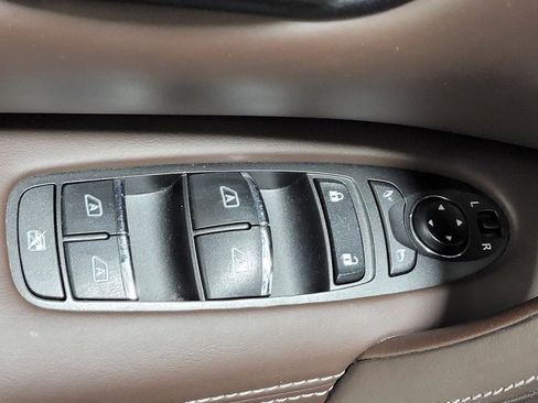 Used 2015 INFINITI QX80 Limited w/ All Season Package AWD/4WD image 29