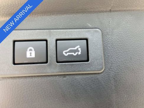 Used 2025 Subaru Outback Premium w/ Popular Package #1A AWD/4WD image 20