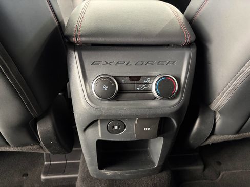 Used 2025 Ford Explorer ST-Line w/ ST-Line Street Pack image 26