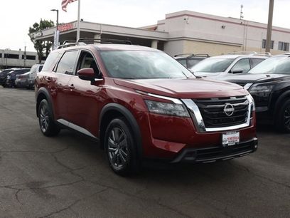 New 2025 Nissan Pathfinder SV