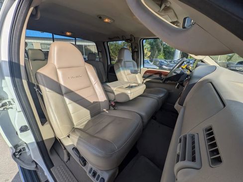 Used 2007 Ford F350 Lariat RWD image 7