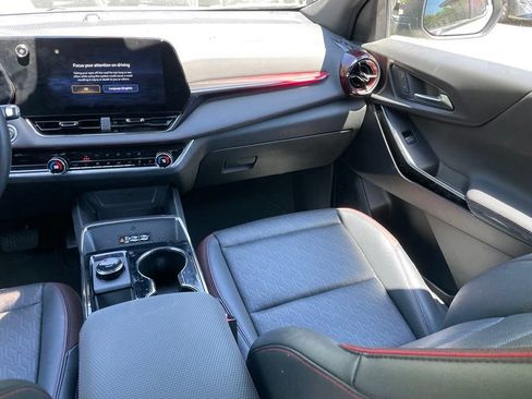 Used 2025 Chevrolet Equinox RS w/ Safety and Technology Package FWD image 10