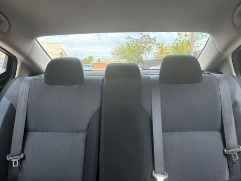 Used 2025 Nissan Versa SV FWD image 33