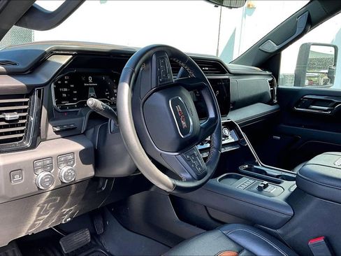 Used 2025 GMC Sierra 2500 AT4 w/ AT4 Premium Plus Package AWD/4WD image 18