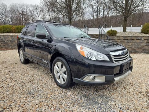 Used 2011 Subaru Outback 2.5i Limited image 1