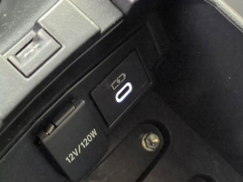 Used 2025 Toyota Corolla LE image 23