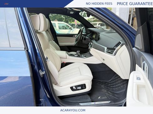 Used 2019 BMW X5 xDrive50i w/ M Sport Package AWD/4WD image 14