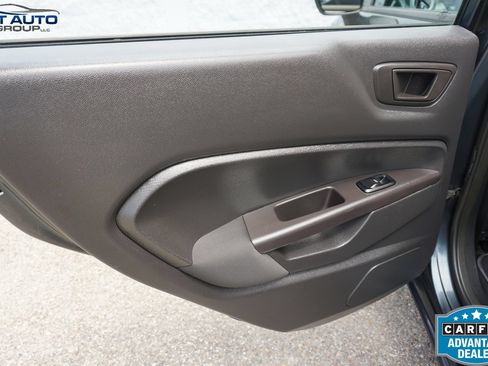Used 2011 Ford Fiesta SE FWD image 18