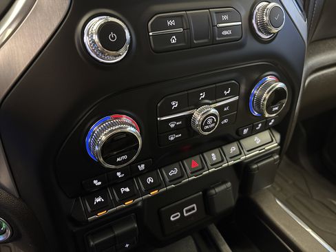 Used 2021 GMC Sierra 1500 SLT w/ SLT Premium Plus Package image 20