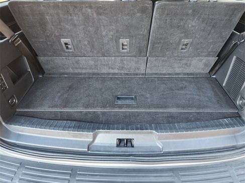 Used 2024 Ford Expedition XLT image 22
