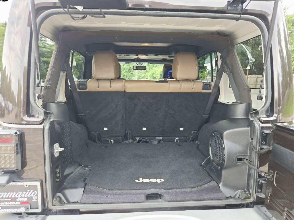 Used 2013 Jeep Wrangler Unlimited Sahara w/ Dual Top Group AWD/4WD image 15