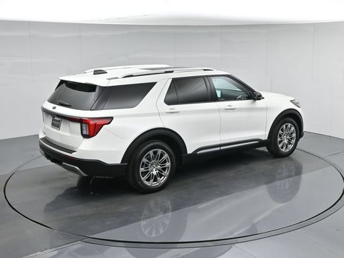 Used 2025 Ford Explorer Platinum RWD image 44